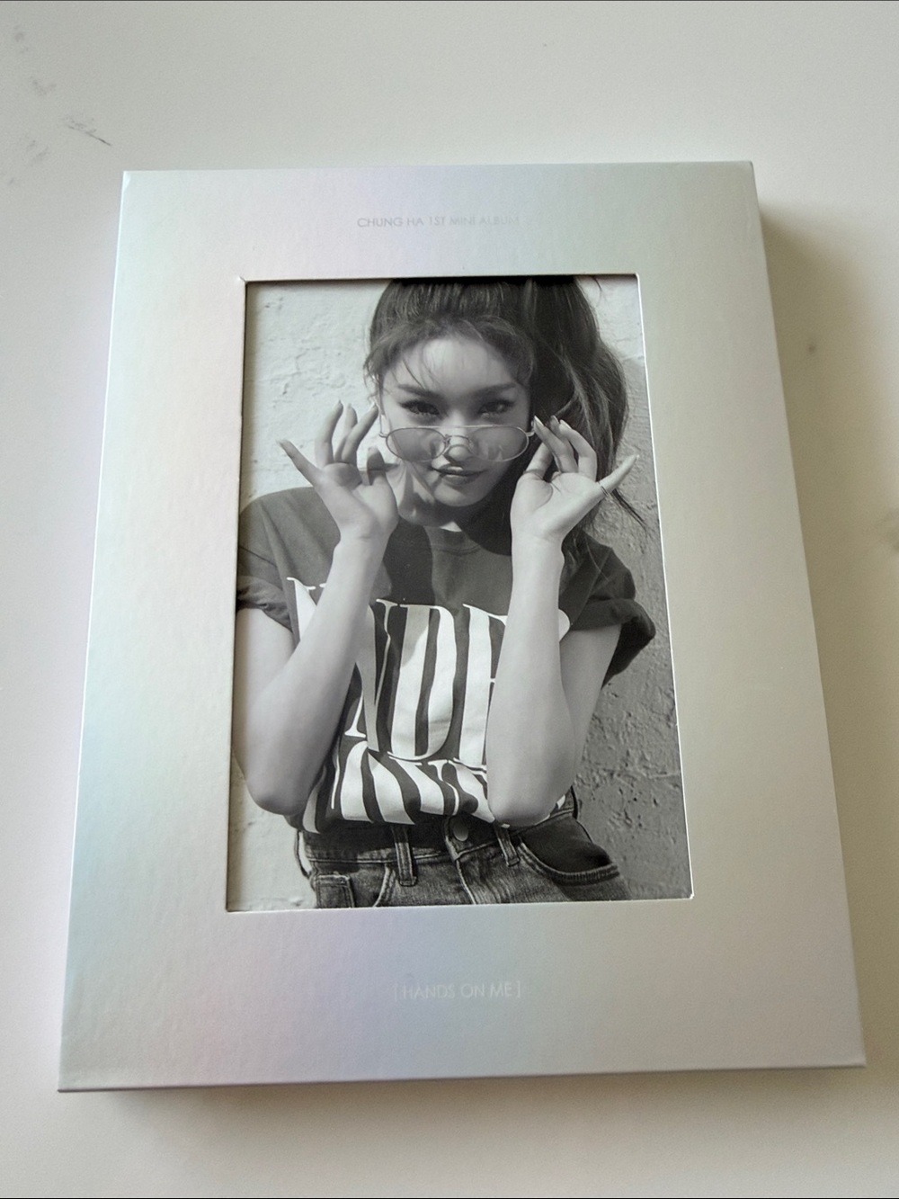 K-Pop Chungha 1st mini album Hands On Me